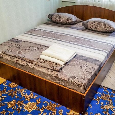 Apartments On Druzhby Narodiv 6 A เคียฟ ภายนอก รูปภาพ