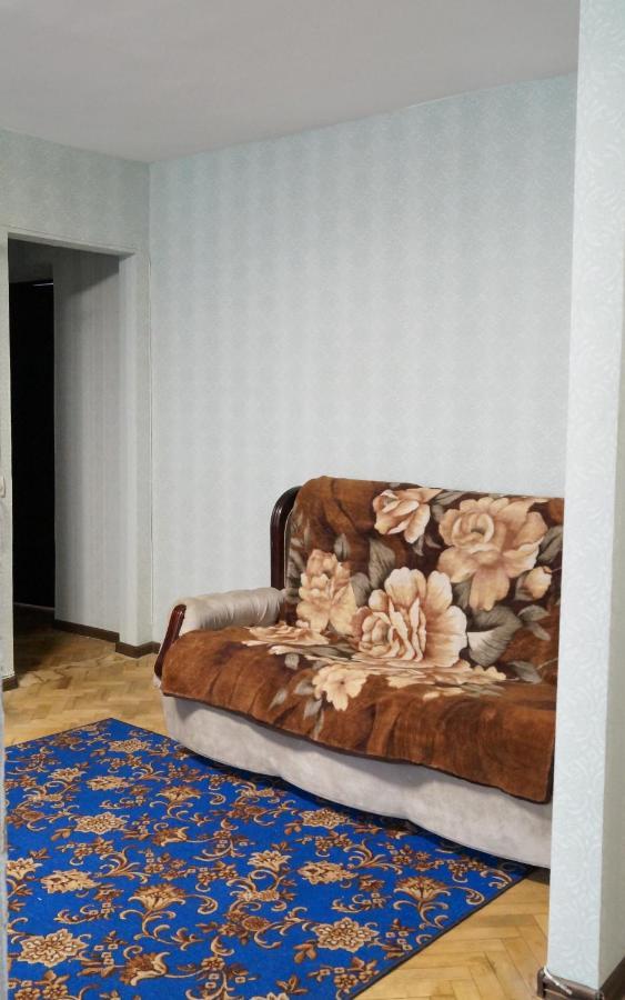 Apartments On Druzhby Narodiv 6 A เคียฟ ภายนอก รูปภาพ