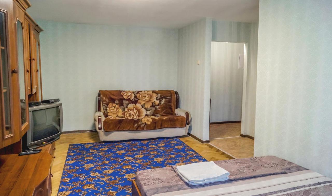 Apartments On Druzhby Narodiv 6 A เคียฟ ภายนอก รูปภาพ