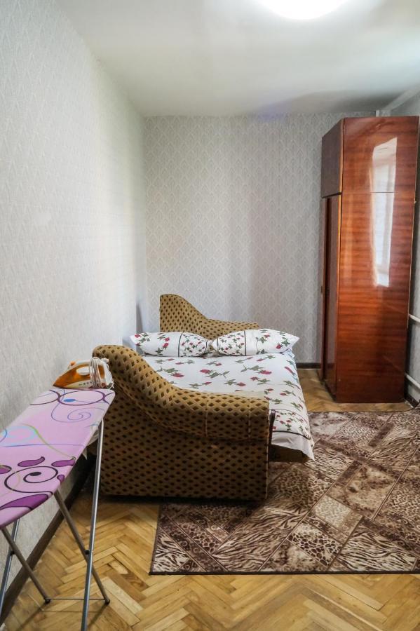 Apartments On Druzhby Narodiv 6 A เคียฟ ภายนอก รูปภาพ