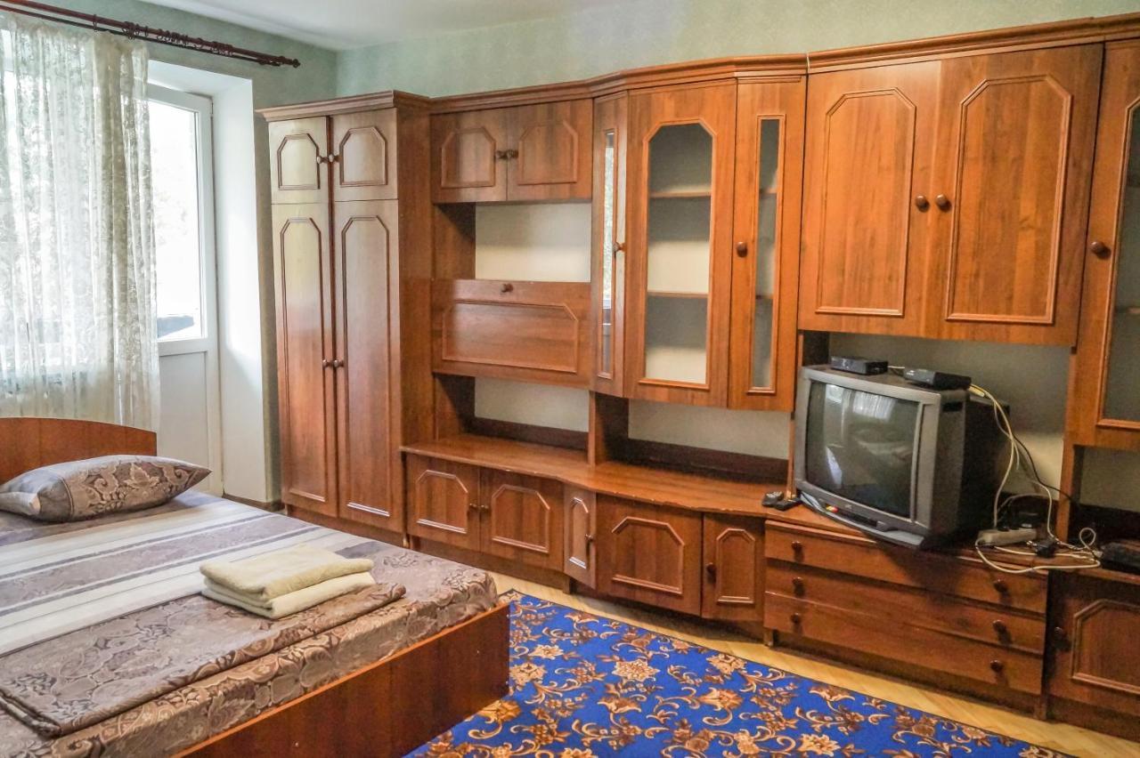 Apartments On Druzhby Narodiv 6 A เคียฟ ภายนอก รูปภาพ